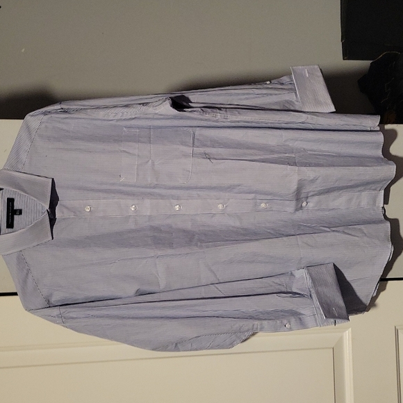 Tommy Hilfiger - Picture 1 of 5